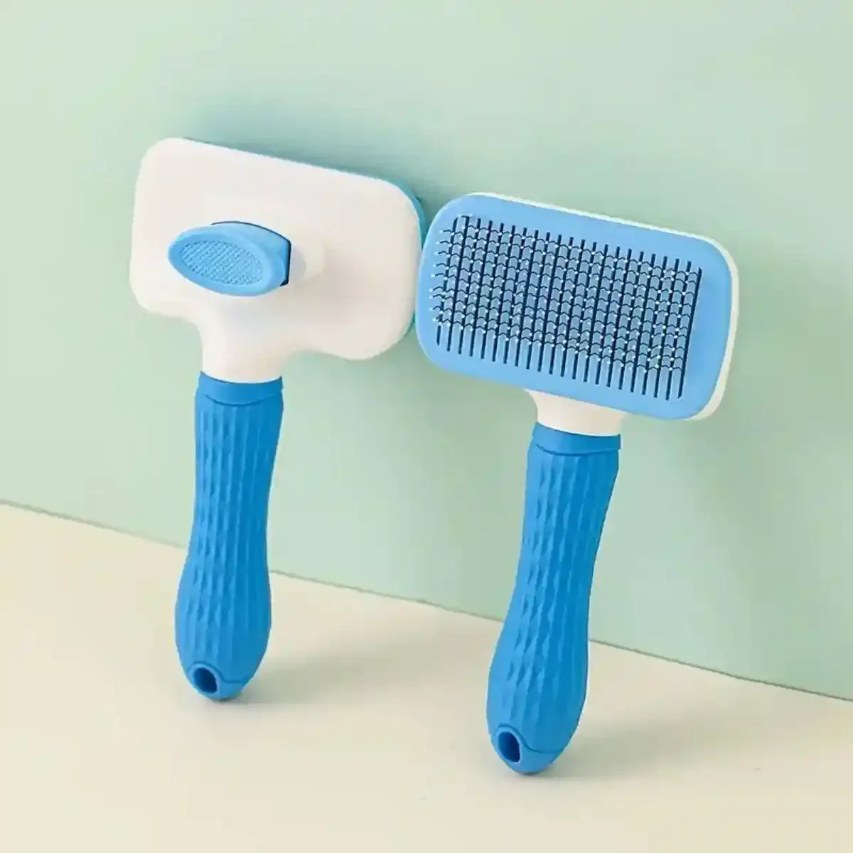 Brosse carde pour chien bleue à picots souples et confortables