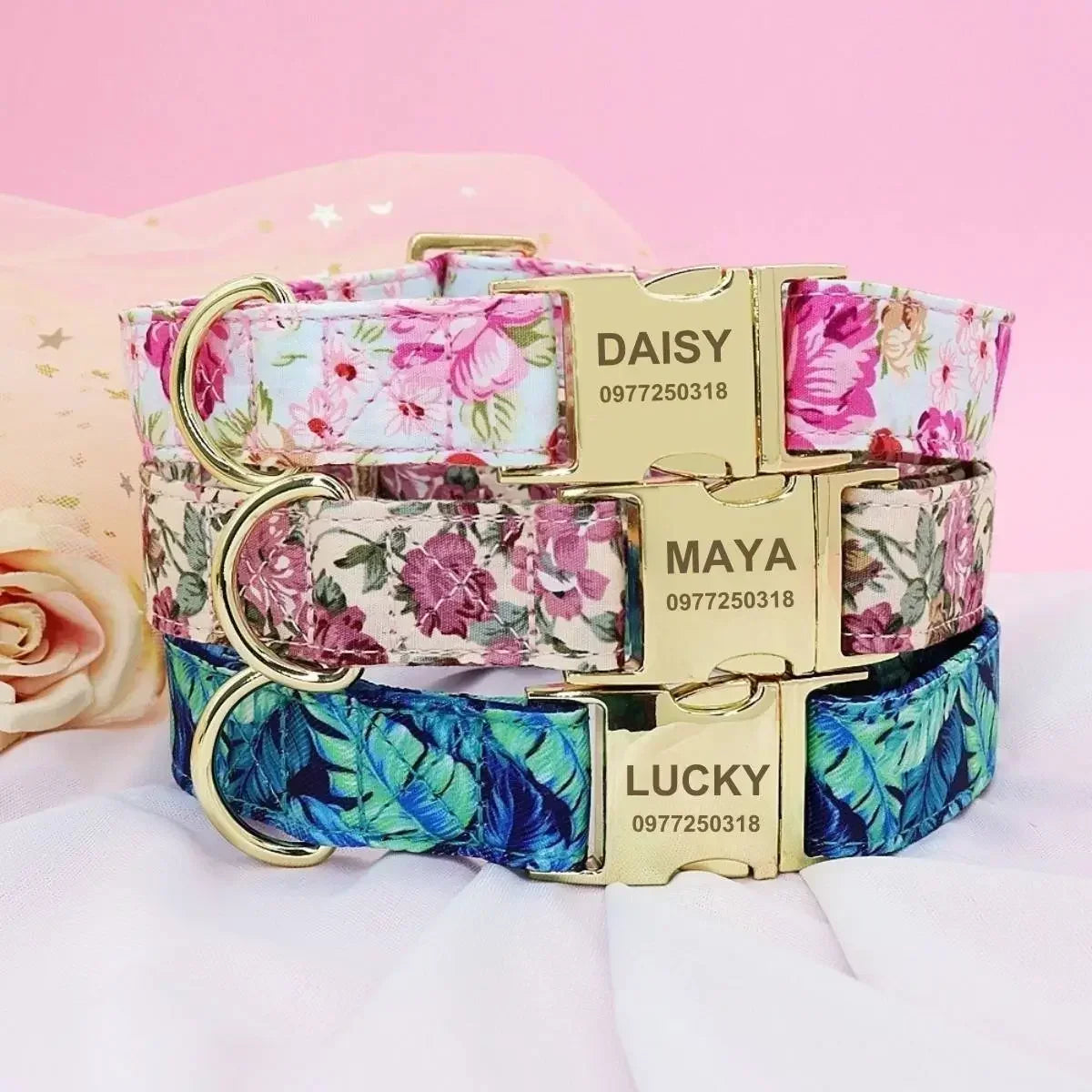 Gamme de colliers pour chien personnalisés aux motifs floraux rose, beige et bleu